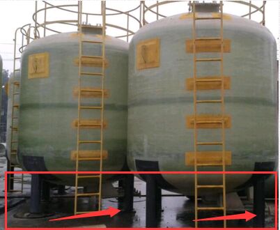 玻璃鋼鹽酸儲罐底部支架安裝圖片